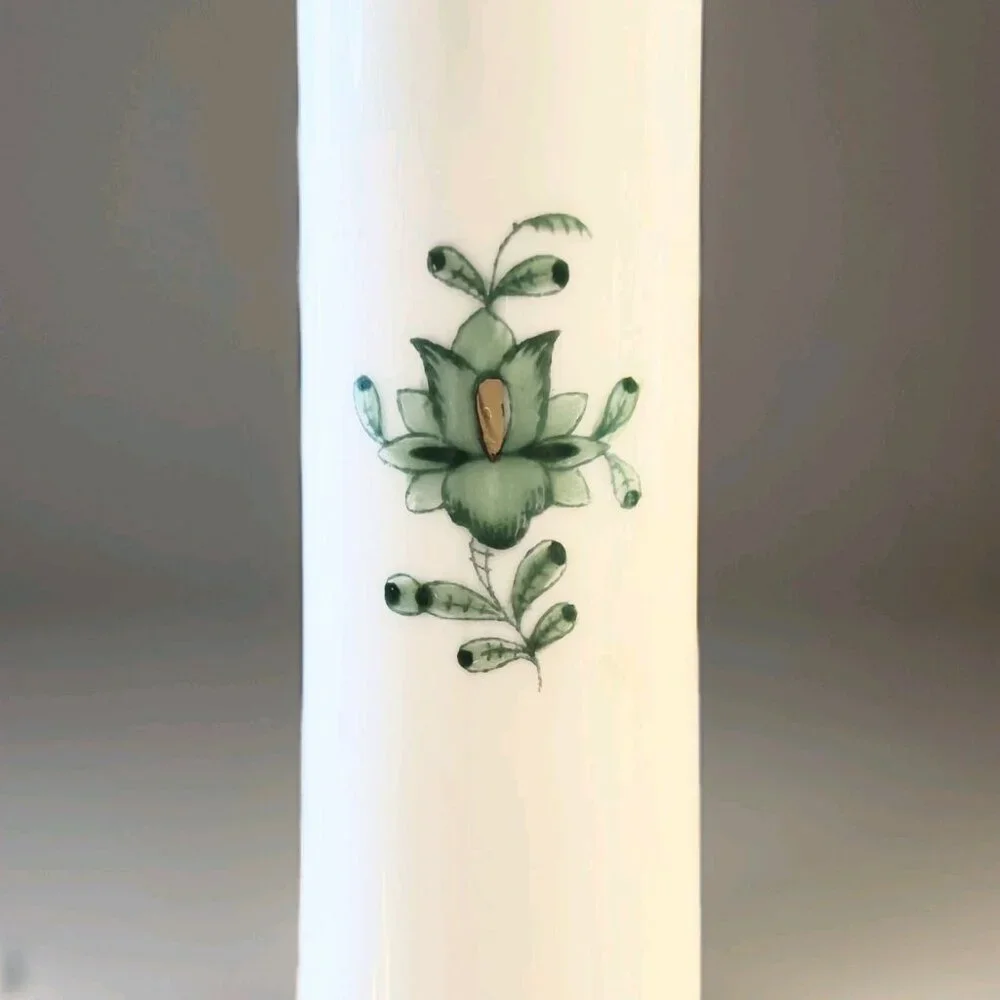 Herend Hungary Porcelain Chinese Bouquet Green 8” Vase Hand Painted w/ Gold Trim - Picture 7 of 8